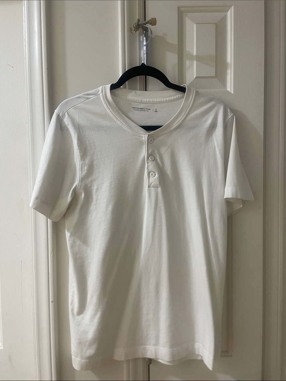 Abercrombie & Fitch White Short-Sleeve Henley Tee